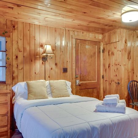 Apartamento Cozy Laconia Studio With Pool Access - 2 Mi To Lake! Exterior foto