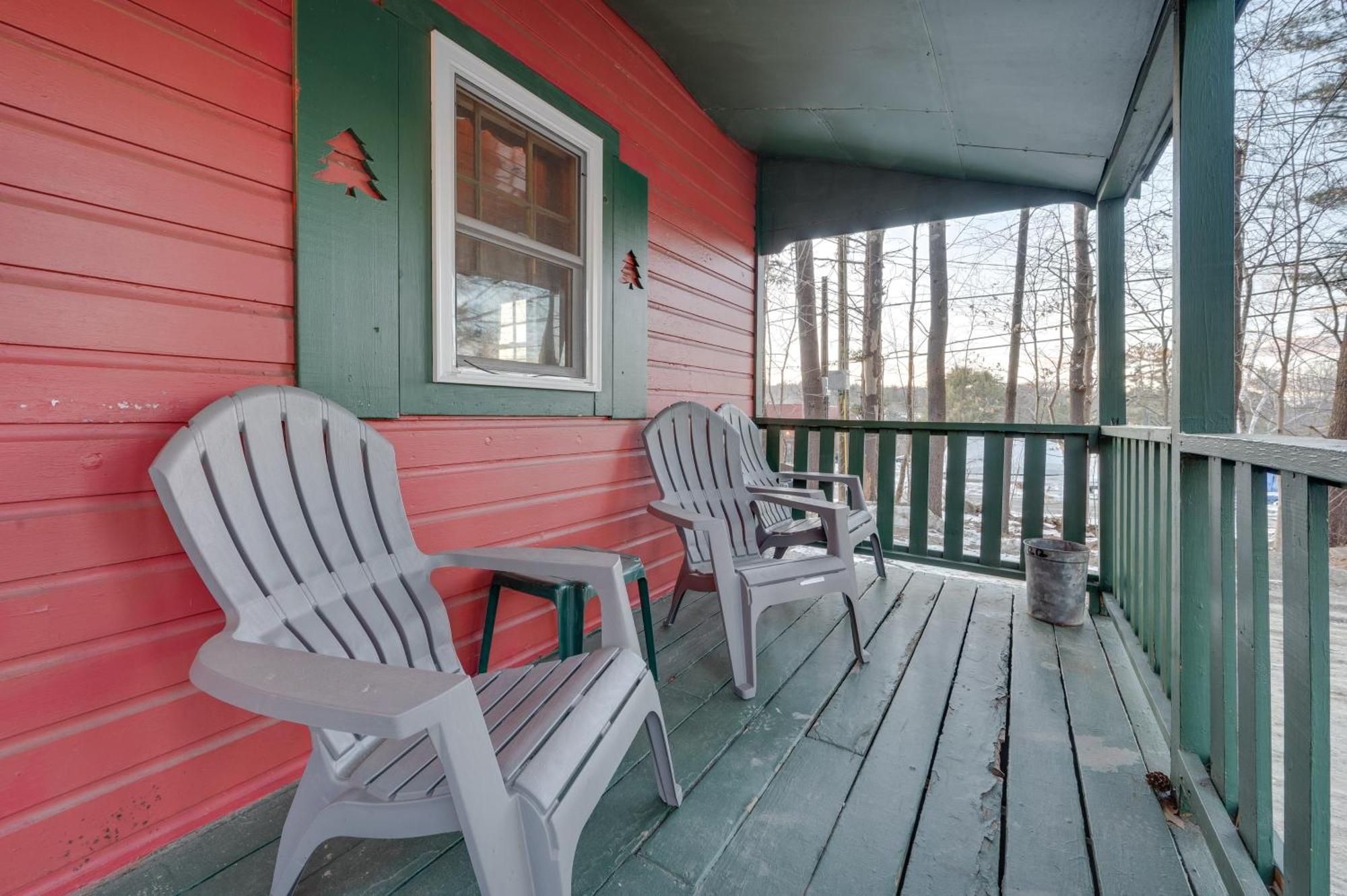 Apartamento Cozy Laconia Studio With Pool Access - 2 Mi To Lake! Exterior foto