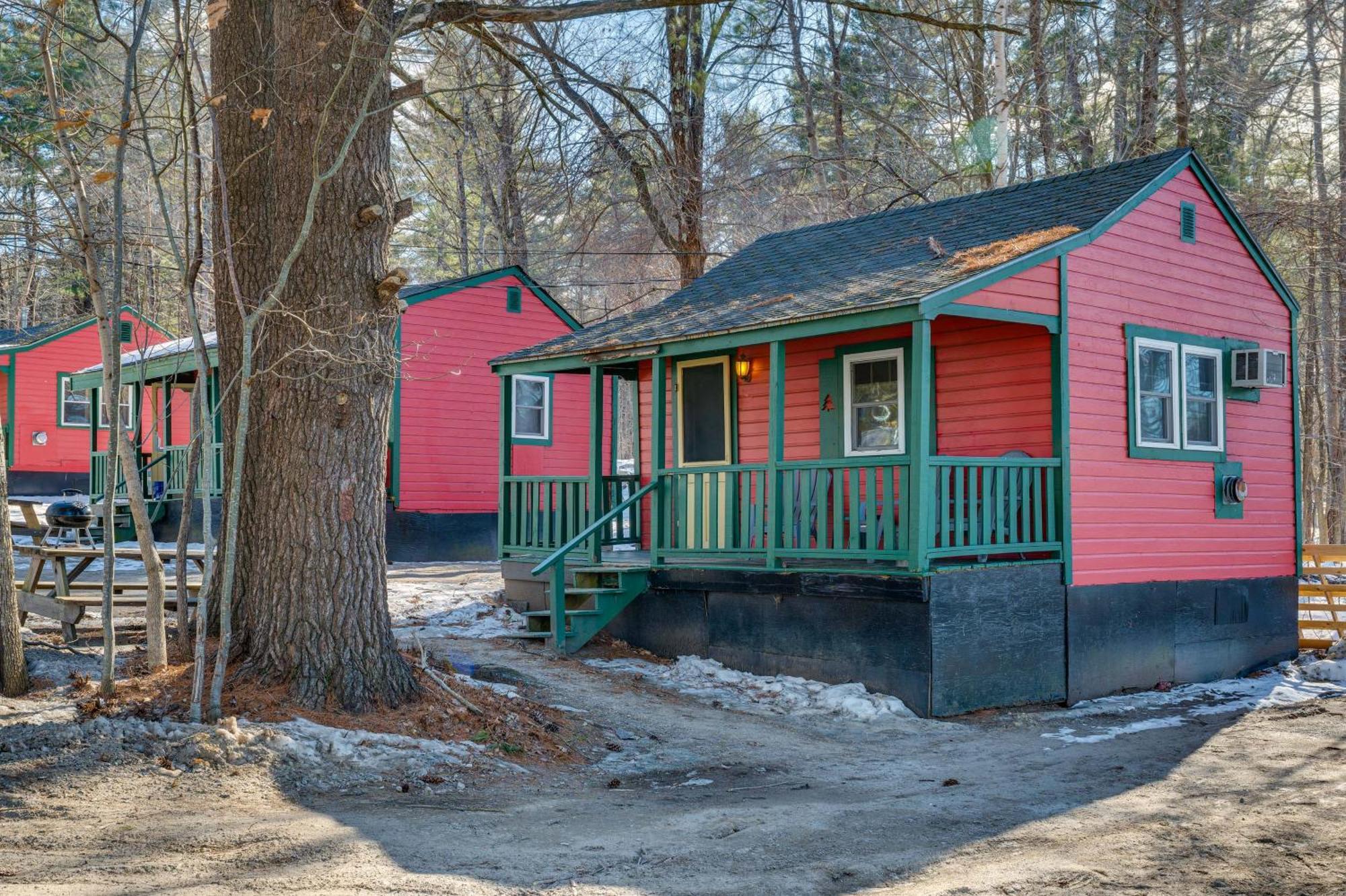 Apartamento Cozy Laconia Studio With Pool Access - 2 Mi To Lake! Exterior foto