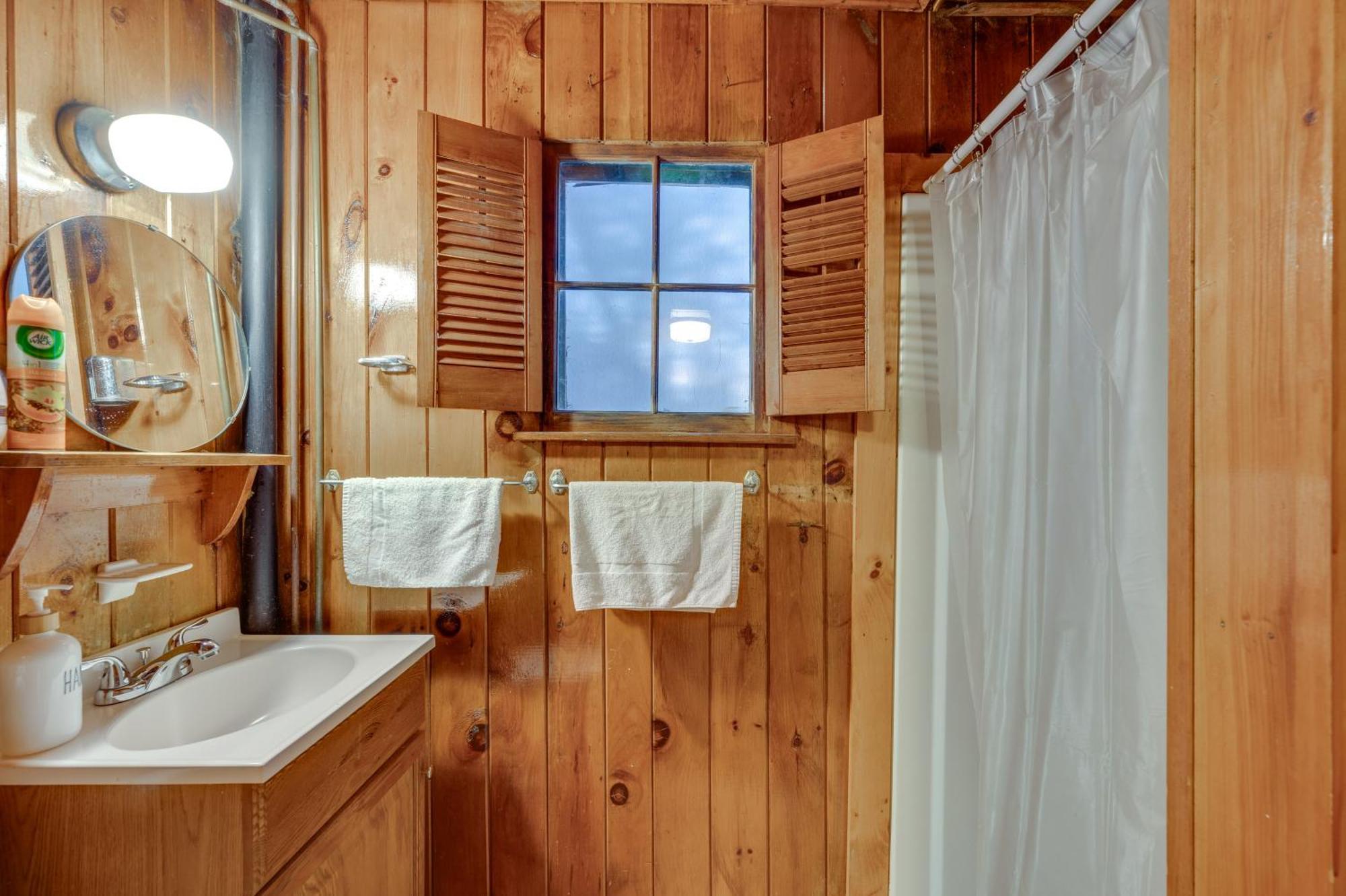 Apartamento Cozy Laconia Studio With Pool Access - 2 Mi To Lake! Exterior foto