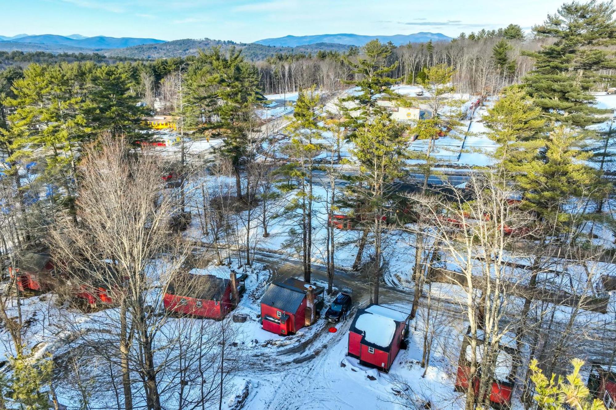Apartamento Cozy Laconia Studio With Pool Access - 2 Mi To Lake! Exterior foto